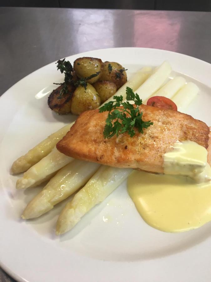 Hotel Restaurant Jura Kerzers Екстер'єр фото