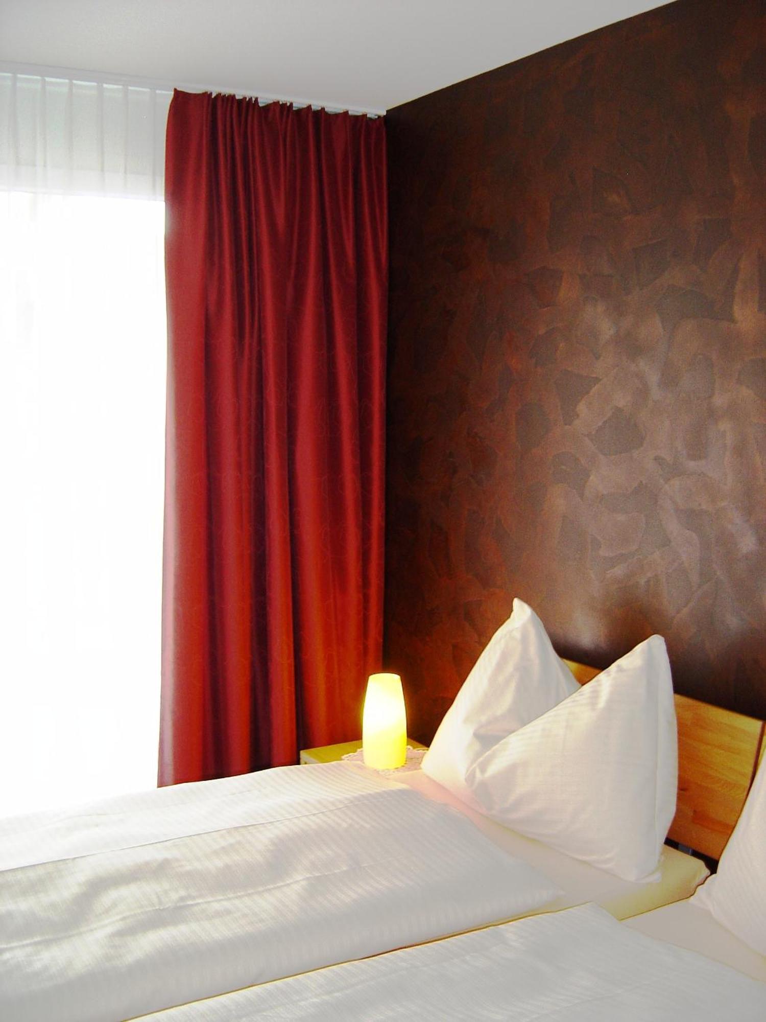 Hotel Restaurant Jura Kerzers Екстер'єр фото